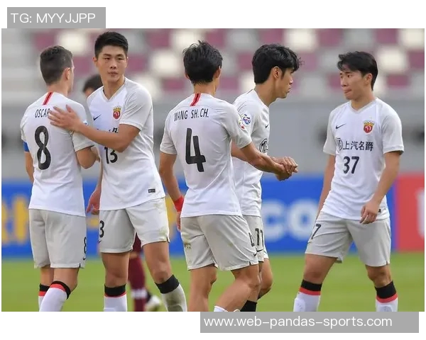 上港足球队奋勇争先力争佳绩展现中国足球新风貌